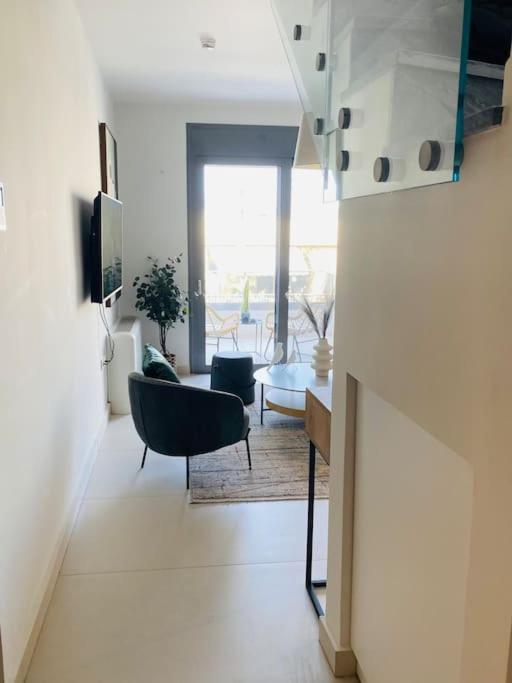 Apartment Luxury Maisonette With Shared Pool *