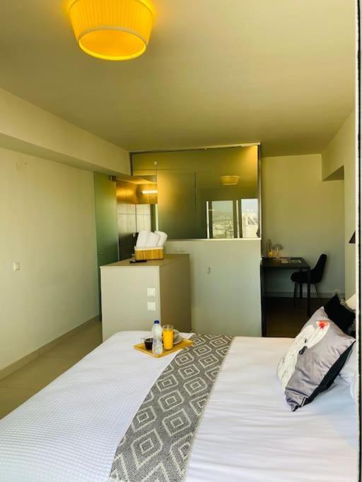 Luxury Maisonette With Shared Pool *