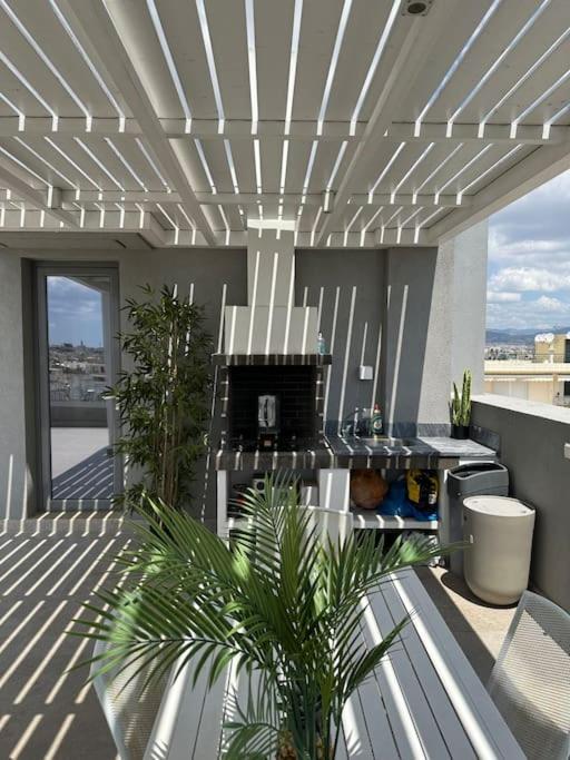 Luxury Maisonette With Shared Pool *
